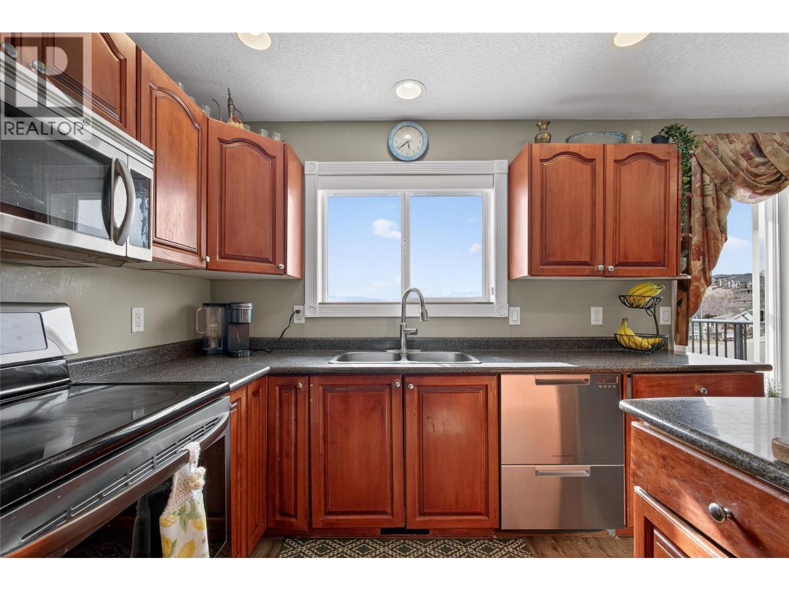  1562 Longley Crescent, Kelowna