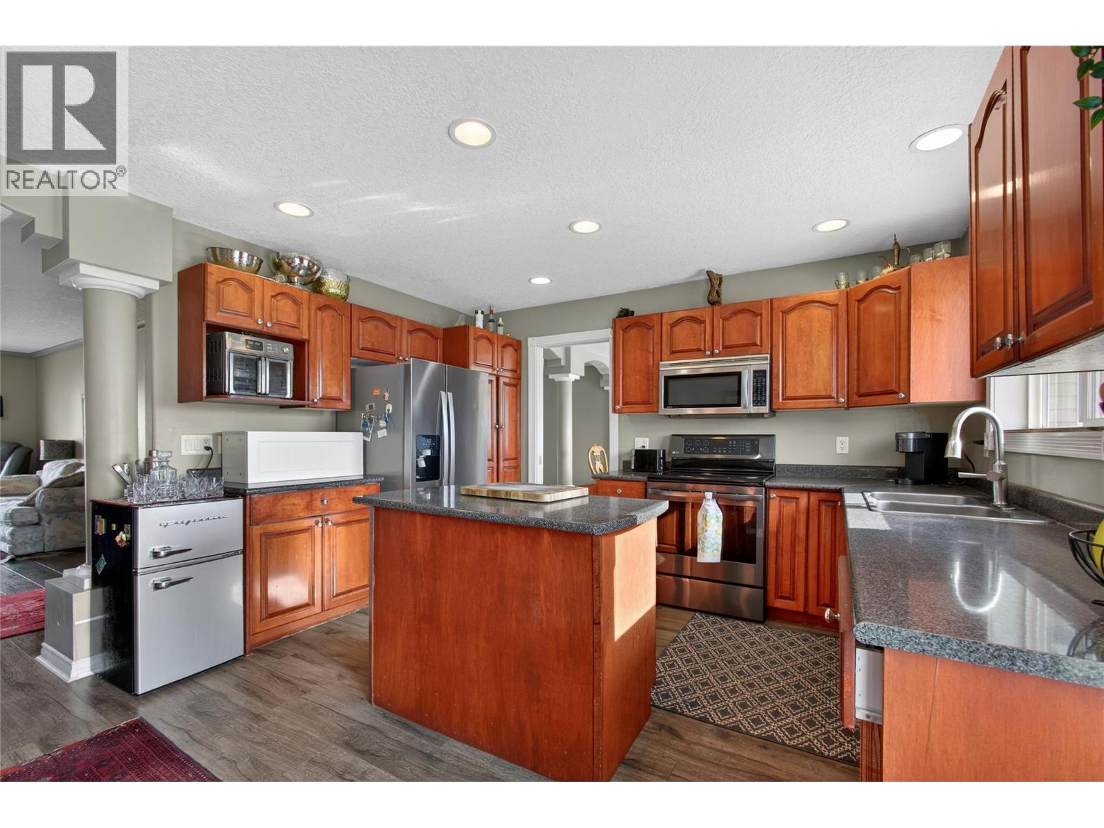  1562 Longley Crescent, Kelowna