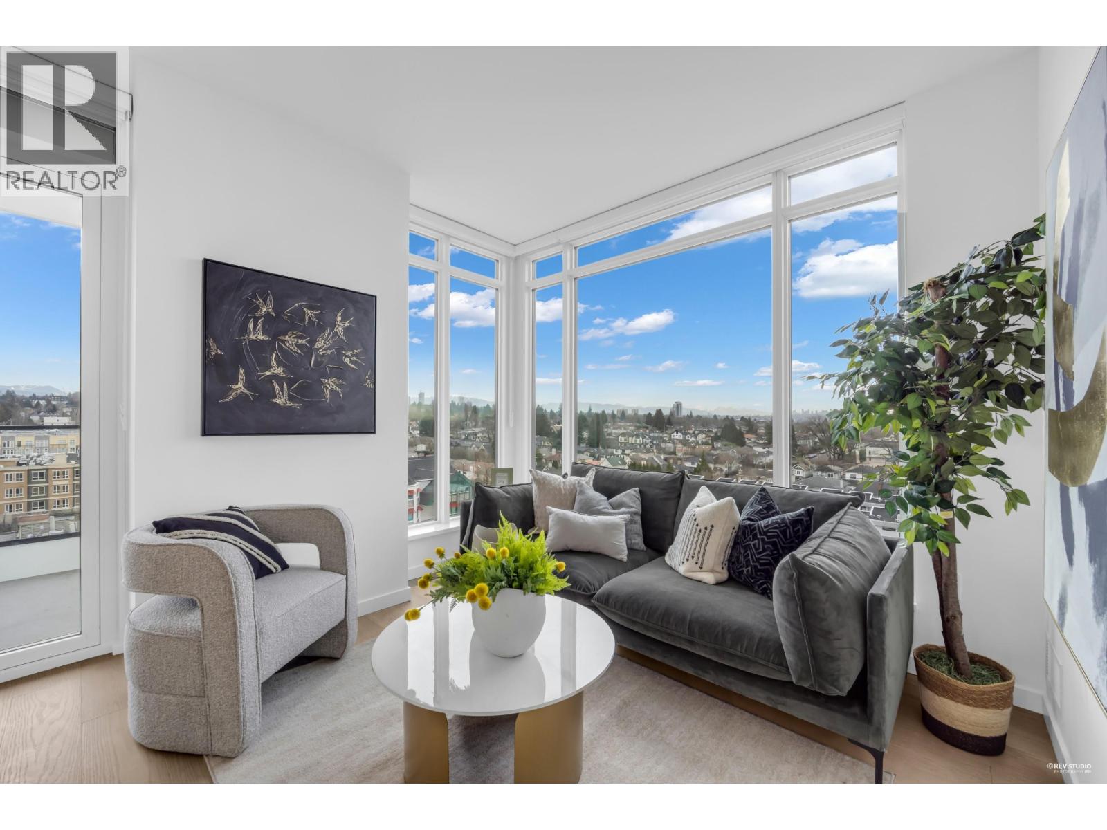 702 8415 GRANVILLE Street - photo 2