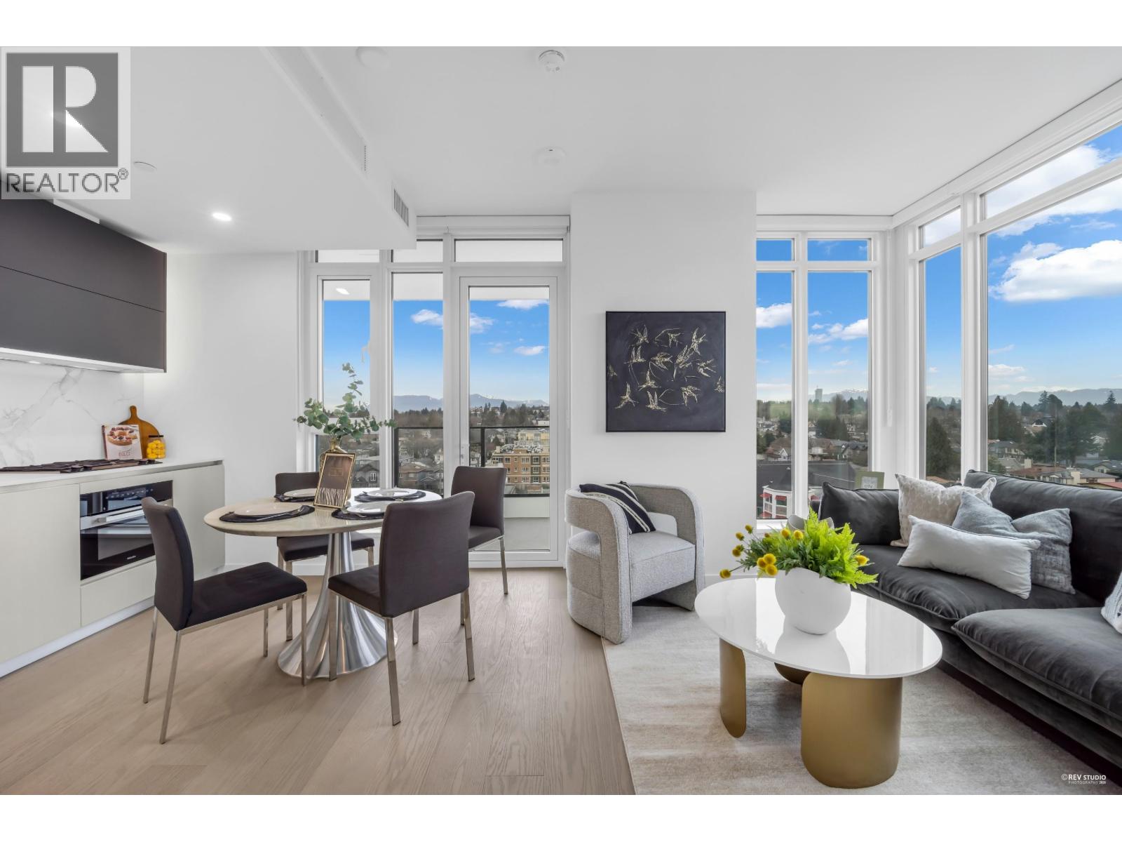 702 8415 GRANVILLE STREET