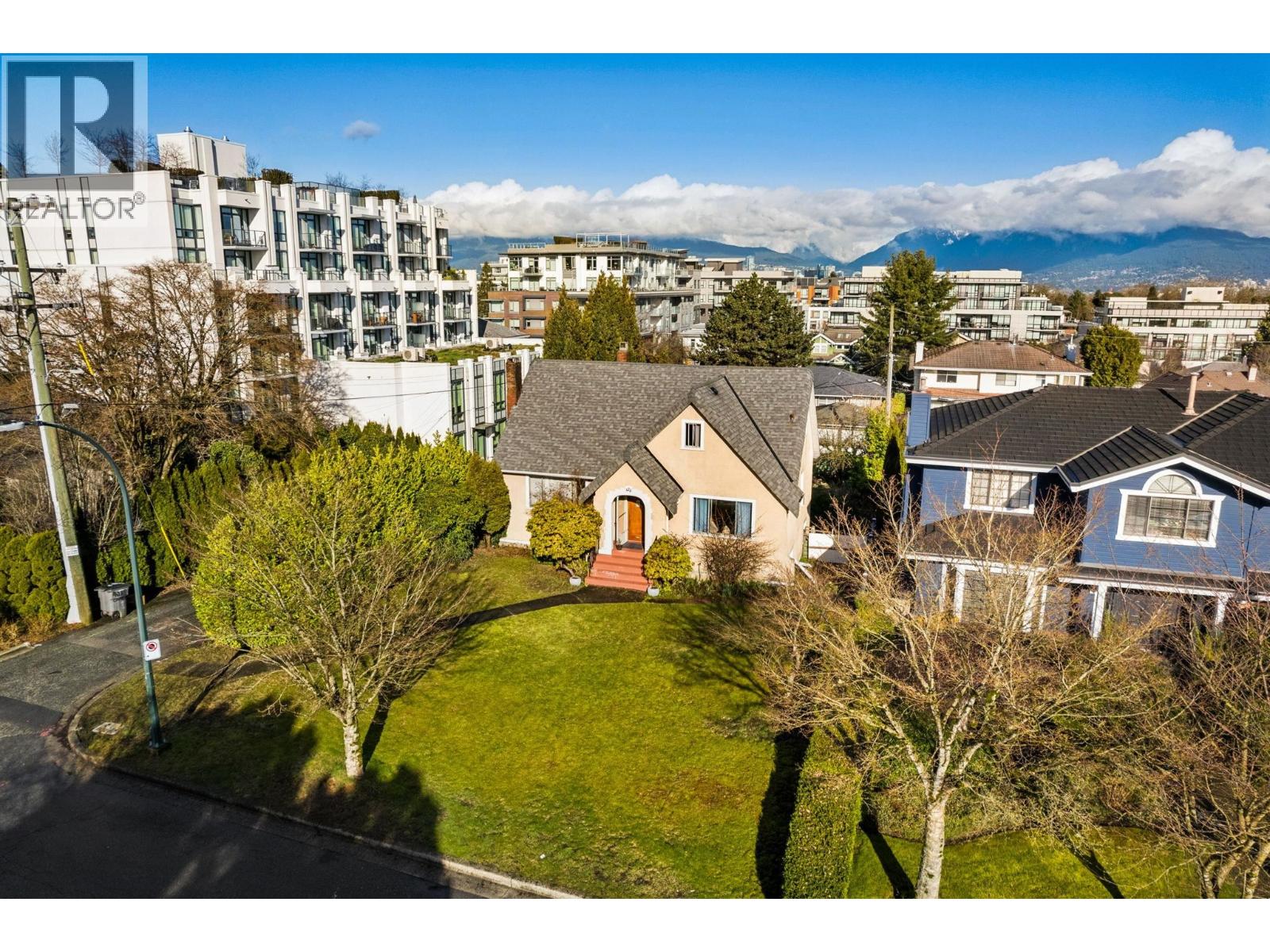 475 W 27TH AVENUE, Vancouver