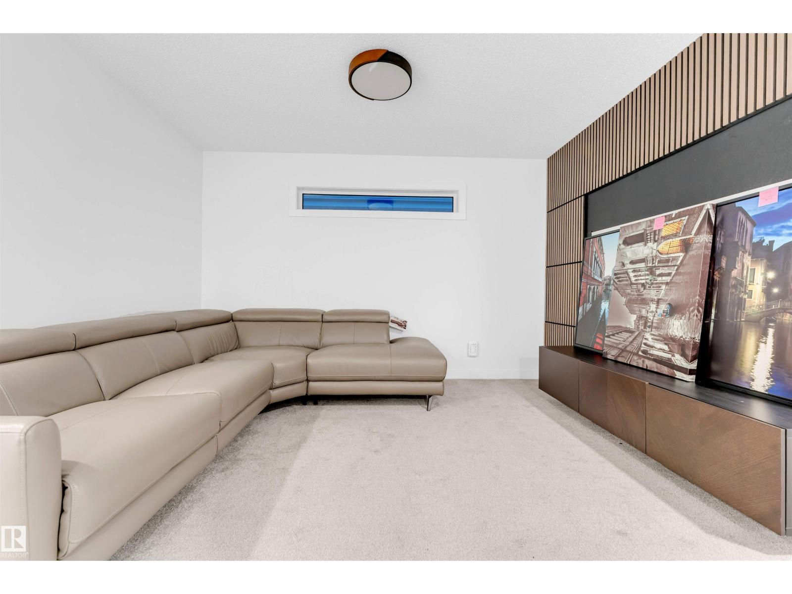 19135 22 AV NW - 18
