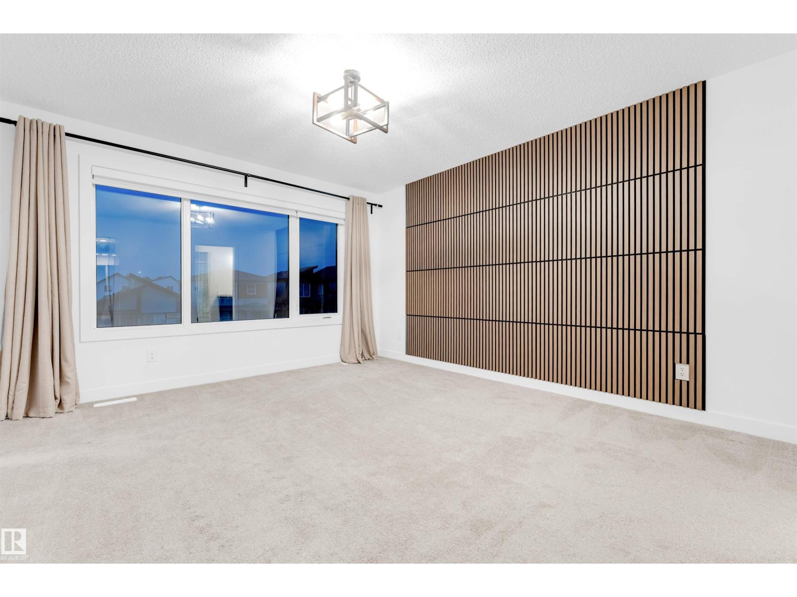 19135 22 AV NW - 25