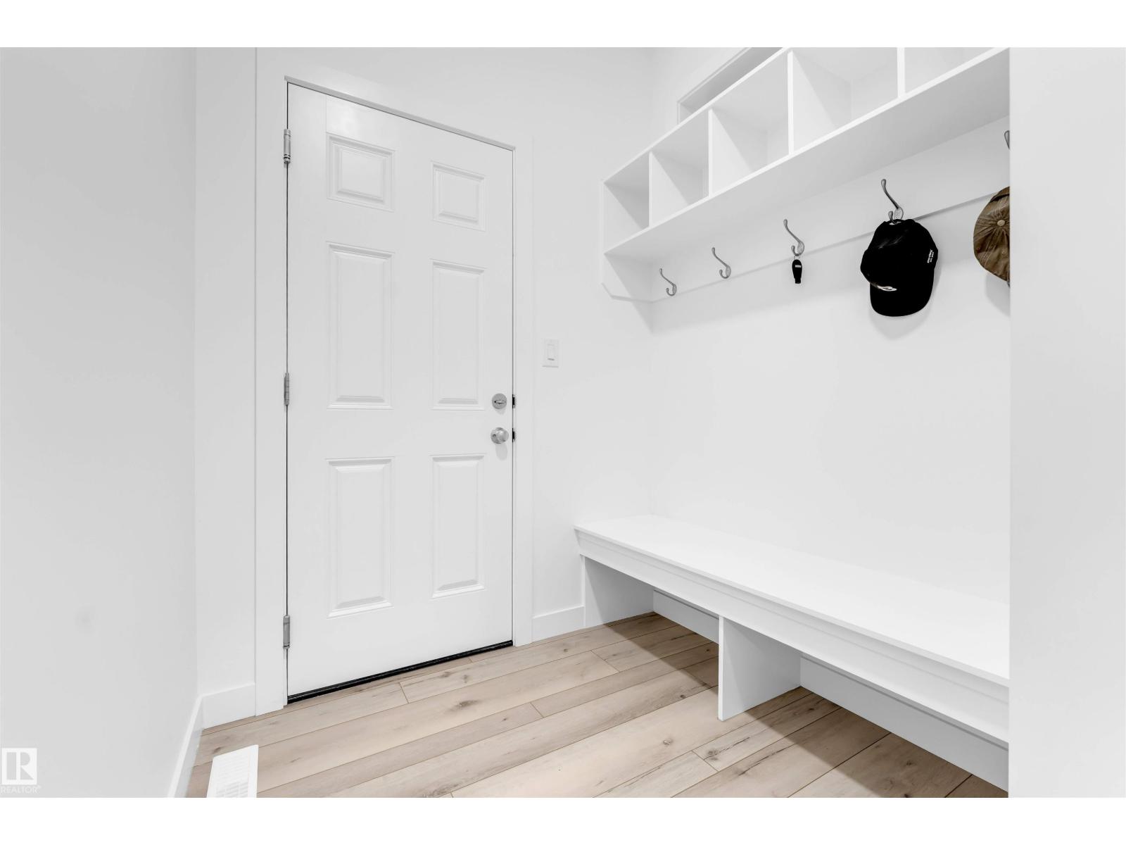 19135 22 AV NW - 9