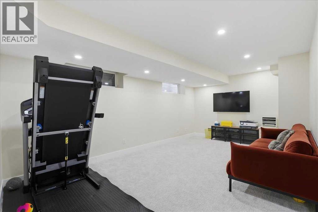 Single Family House for Sale in  Coral Springs Court NE Coral Springs Calgary 