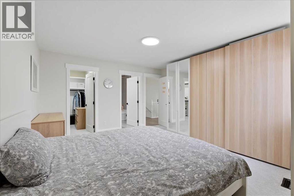 Single Family House for Sale in  Coral Springs Court NE Coral Springs Calgary 