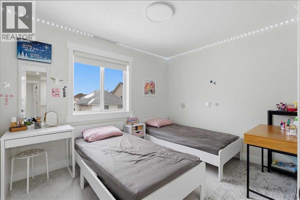 Single Family House for Sale in  Coral Springs Court NE Coral Springs Calgary 