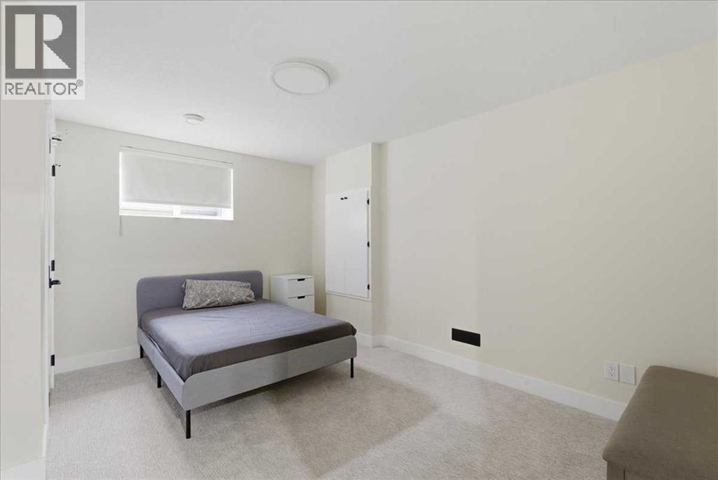 Single Family House for Sale in  Coral Springs Court NE Coral Springs Calgary 