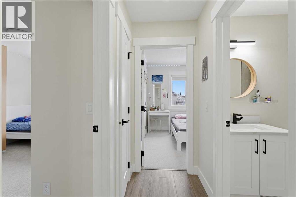 Single Family House for Sale in  Coral Springs Court NE Coral Springs Calgary 