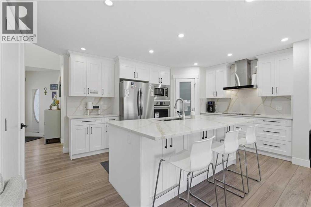 Single Family House for Sale in  Coral Springs Court NE Coral Springs Calgary 