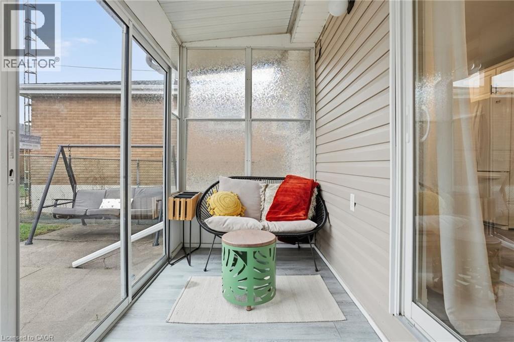 68 DELENA Avenue N - 31