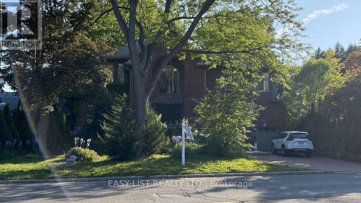 98 BURBANK DRIVE - 2