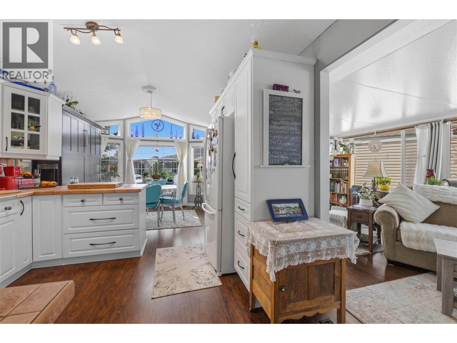 #348 415 Commonwealth Road - 30