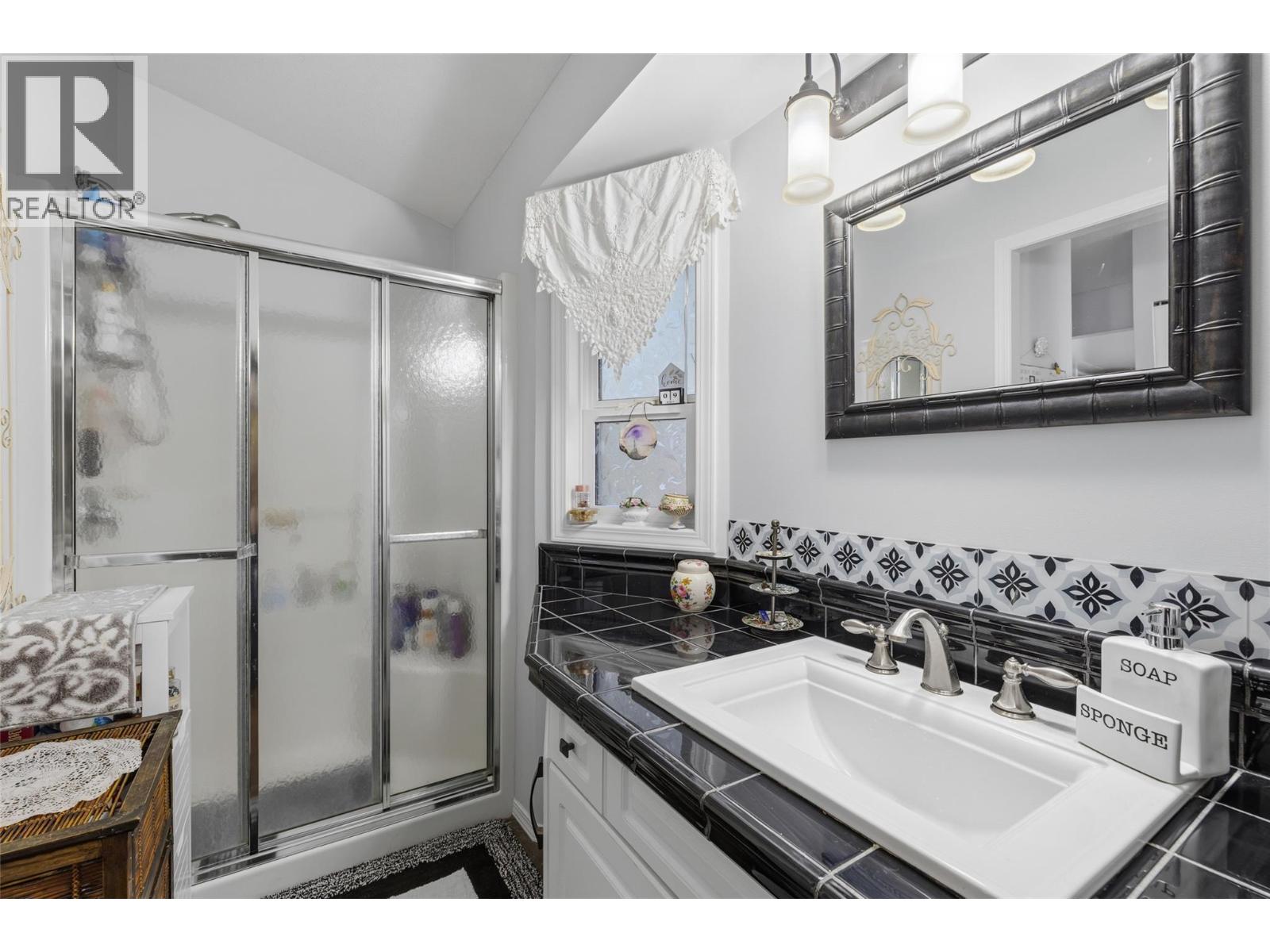#348 415 Commonwealth Road - 40