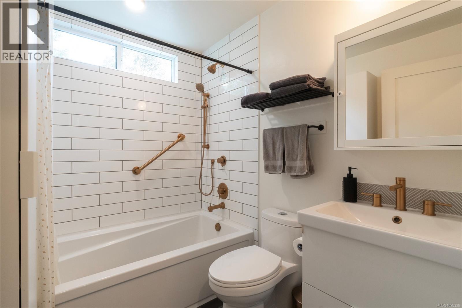  1210 Cherry Point Road, Cobble Hill