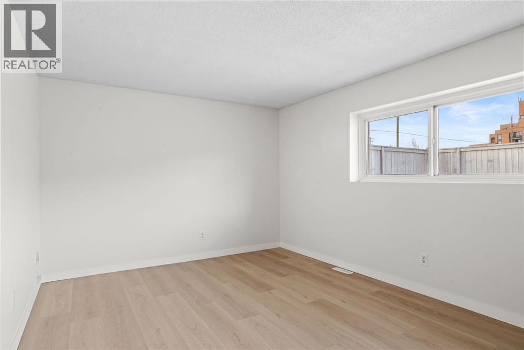 Single Family House Bi-level for Sale in   Avenue NW Bowness Calgary 