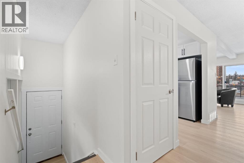 Single Family House Bi-level for Sale in   Avenue NW Bowness Calgary 