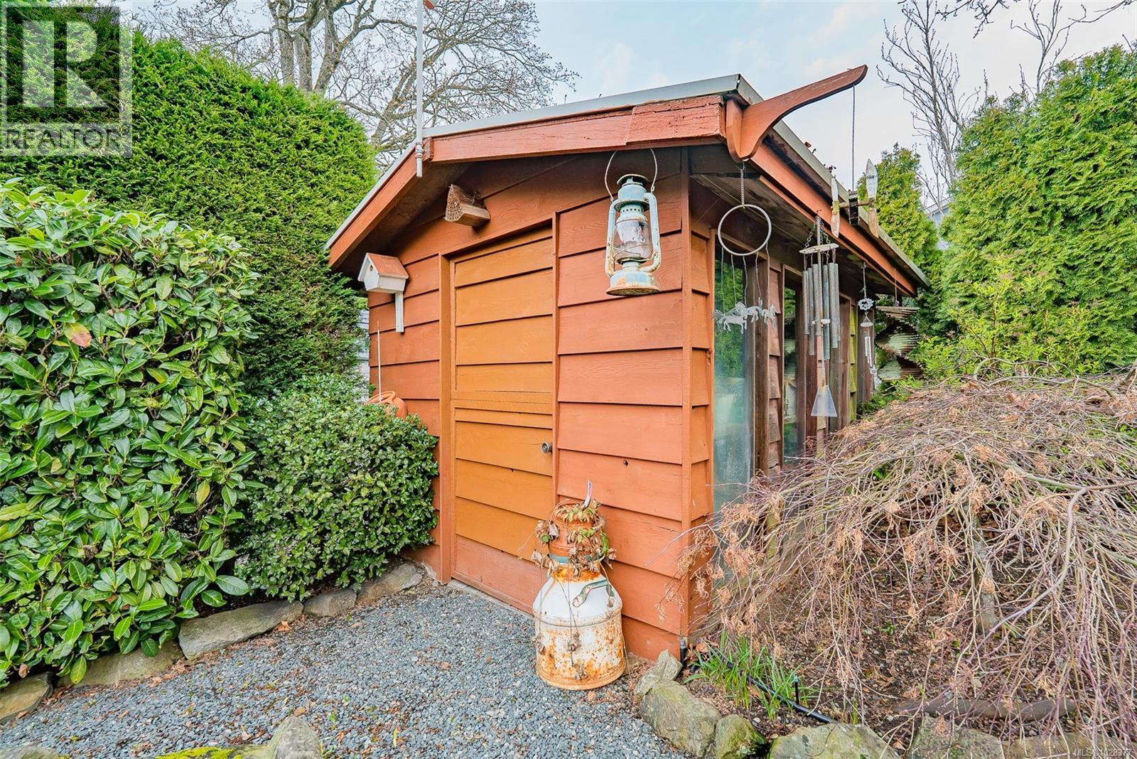 5962 MONASHEE WAY - 35