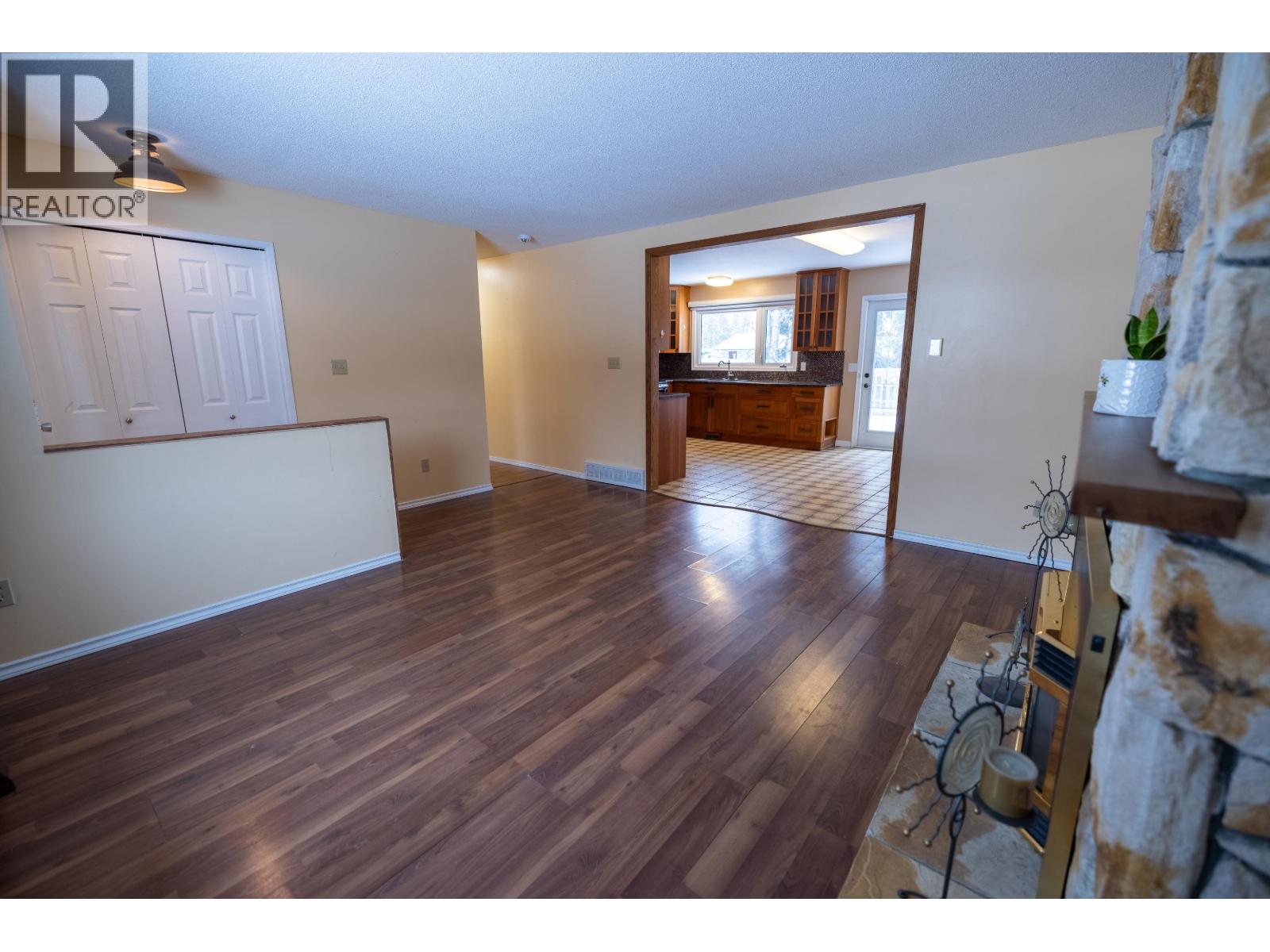 7996 NEWCASTLE CRESCENT - 8