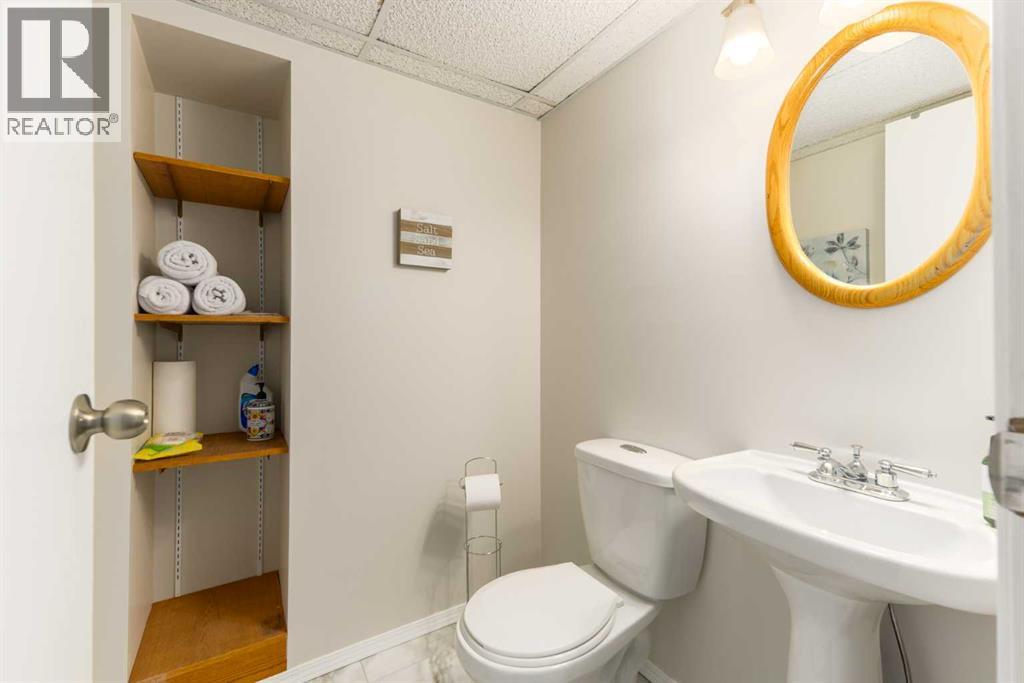 Single Family House Bi-level for Sale in  Whitlock Close NE Whitehorn Calgary 