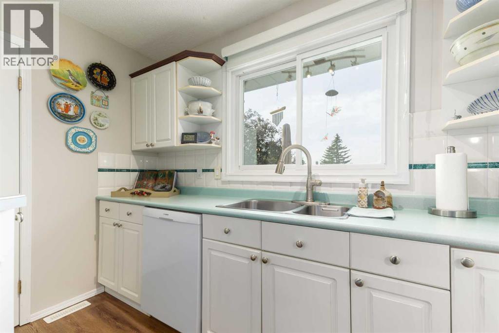 Single Family House Bi-level for Sale in  Whitlock Close NE Whitehorn Calgary 