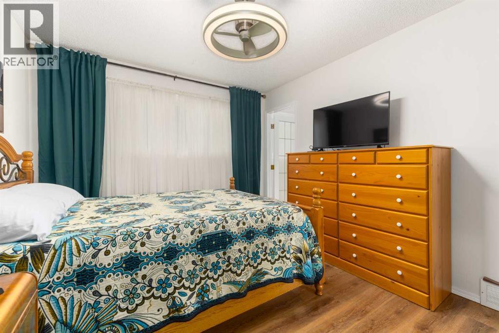 Single Family House Bi-level for Sale in  Whitlock Close NE Whitehorn Calgary 