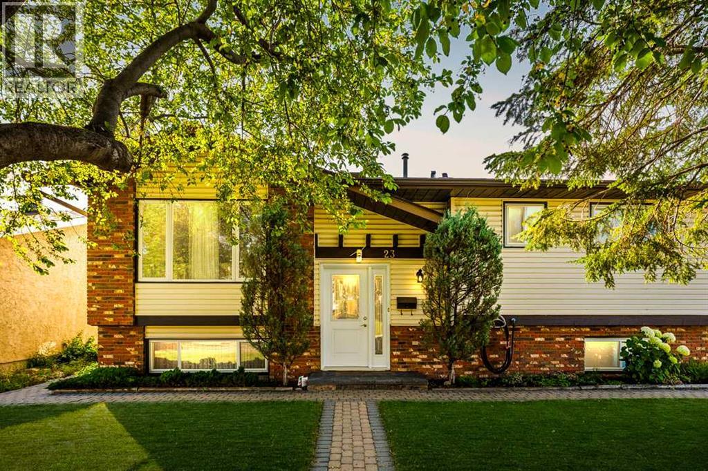 Single Family House Bi-level for Sale in  Whitlock Close NE Whitehorn Calgary 