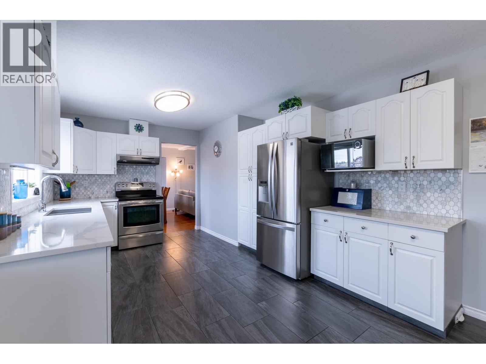 6879 WESTMOUNT DRIVE - 5