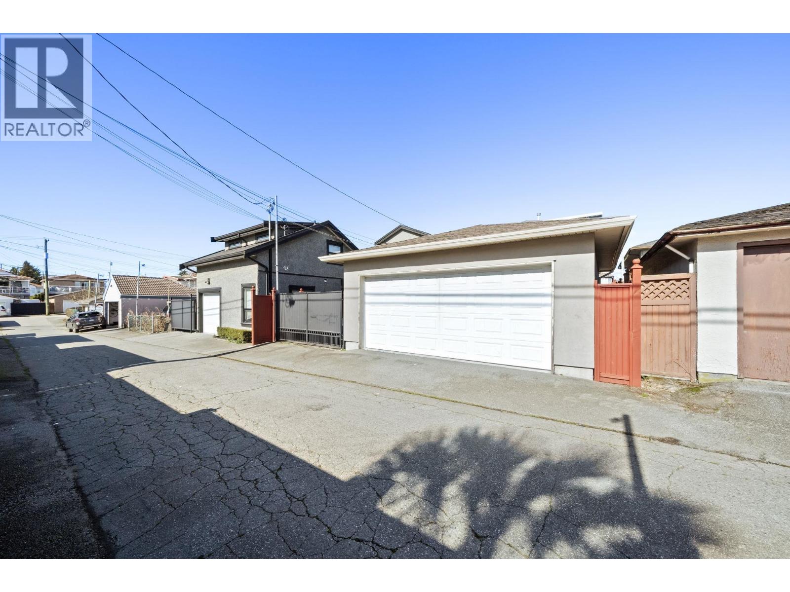 266 E 55TH AVENUE, Vancouver