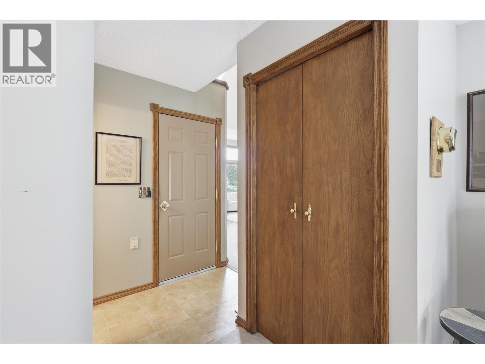 842 GREYBRIAR COURT - 19