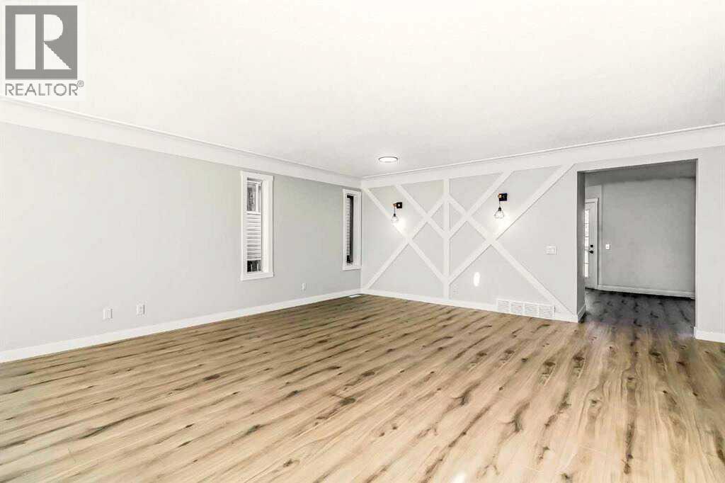 Single Family House for Sale in  Applewood Drive SE Applewood Park Calgary 