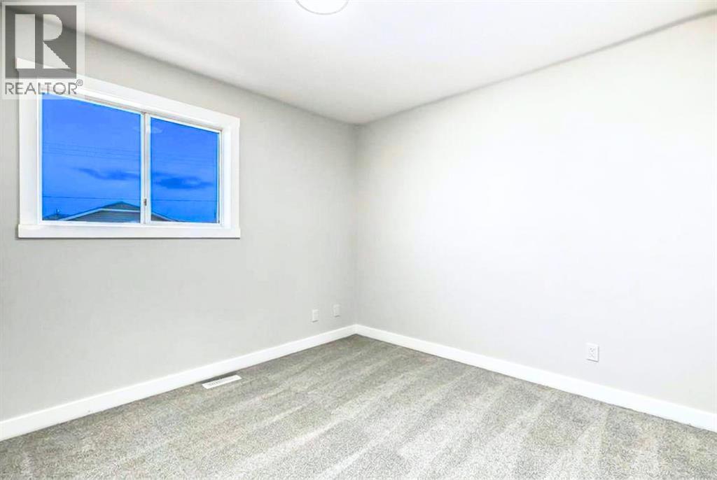 Single Family House for Sale in  Applewood Drive SE Applewood Park Calgary 