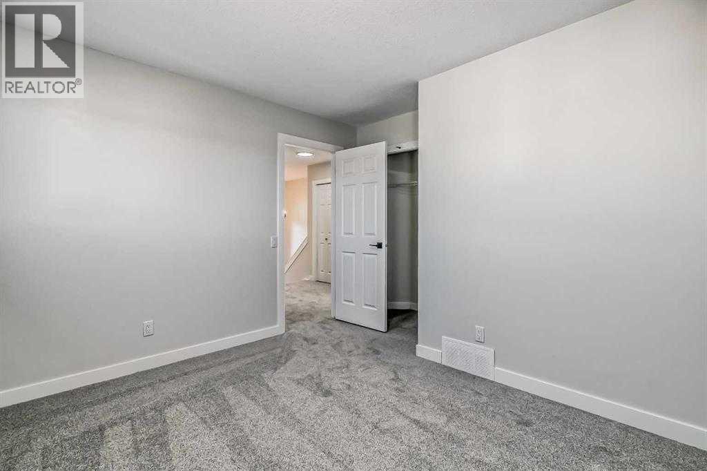 Single Family House for Sale in  Applewood Drive SE Applewood Park Calgary 