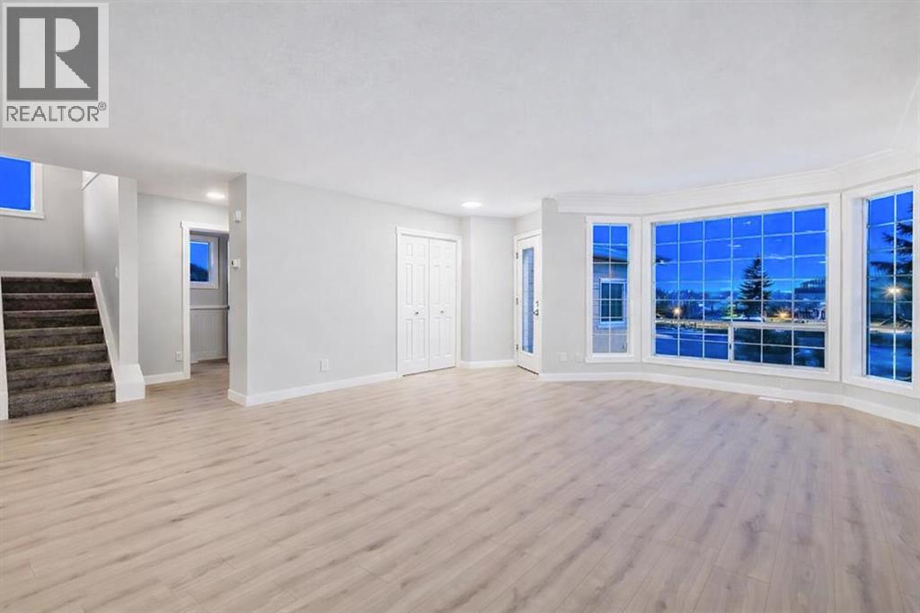 Single Family House for Sale in  Applewood Drive SE Applewood Park Calgary 