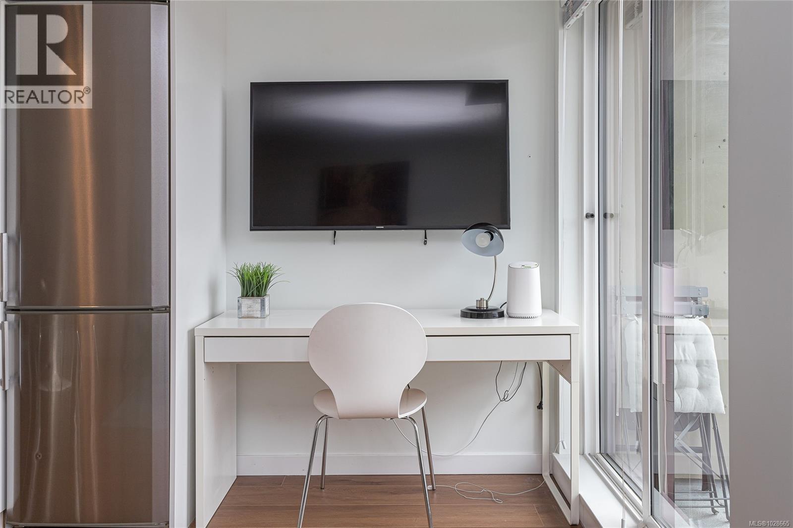 #310 517 FISGARD ST - 10