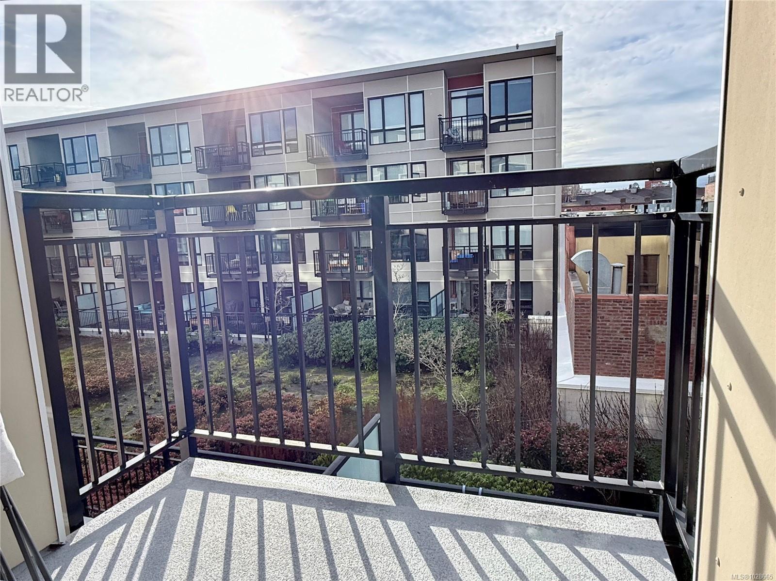 #310 517 FISGARD ST - 25