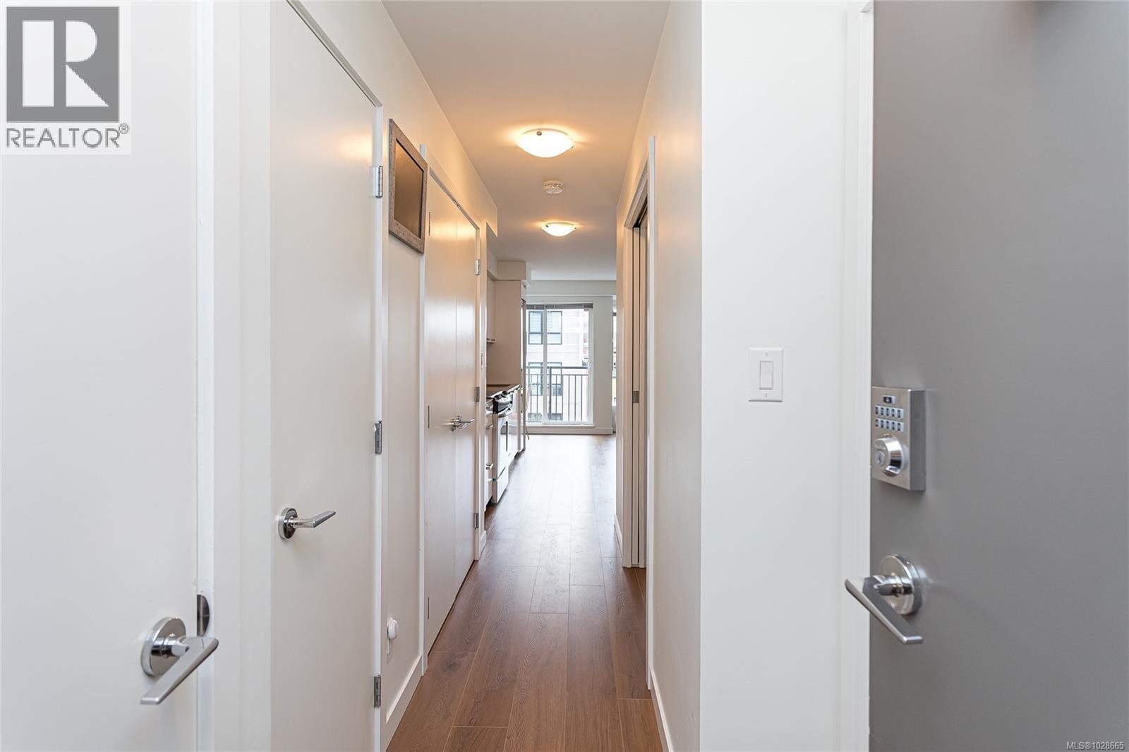 #310 517 FISGARD ST - Image 3