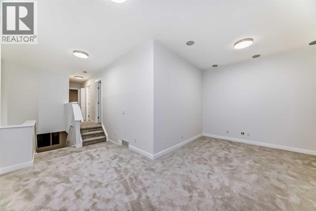 158 Valleyview Court SE, Calgary, Alberta