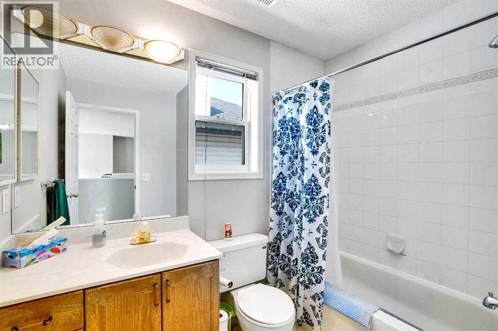 Single Family House for Sale in  Coral Springs Park NE Coral Springs Calgary 