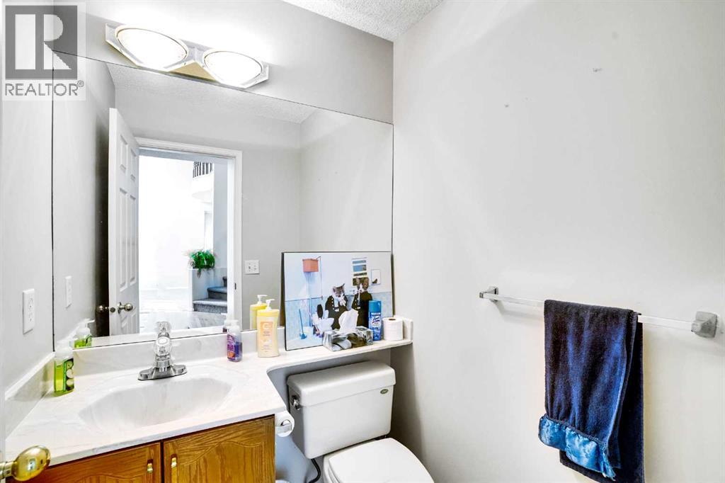 Single Family House for Sale in  Coral Springs Park NE Coral Springs Calgary 