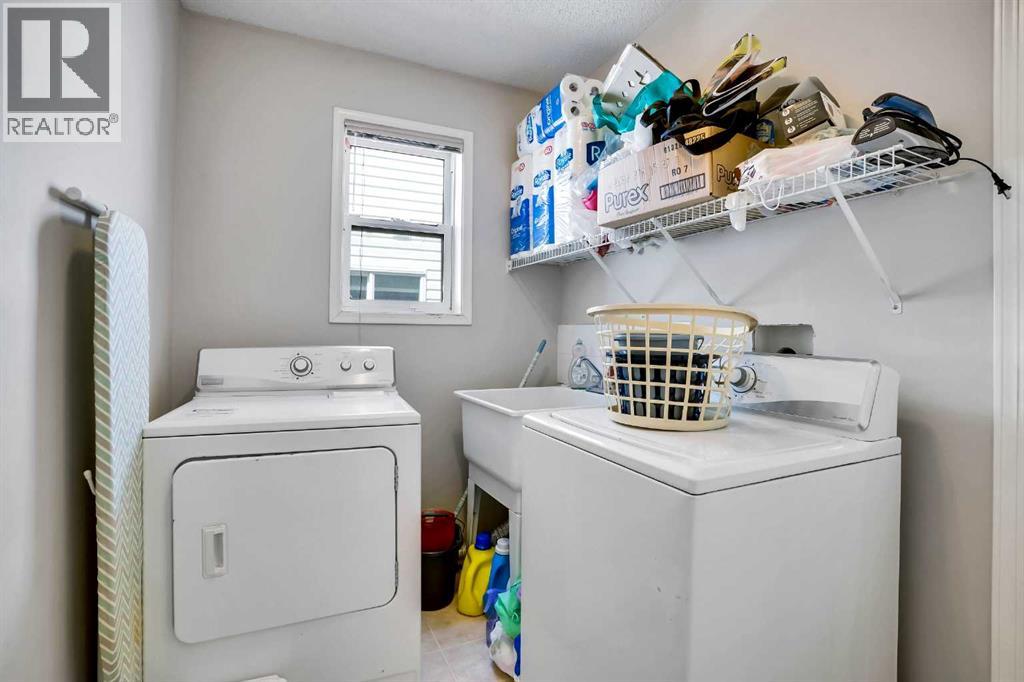 Single Family House for Sale in  Coral Springs Park NE Coral Springs Calgary 