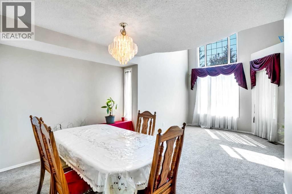 Single Family House for Sale in  Coral Springs Park NE Coral Springs Calgary 