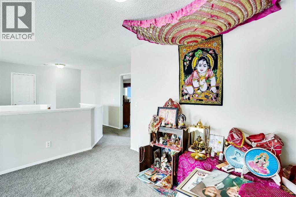 Single Family House for Sale in  Coral Springs Park NE Coral Springs Calgary 