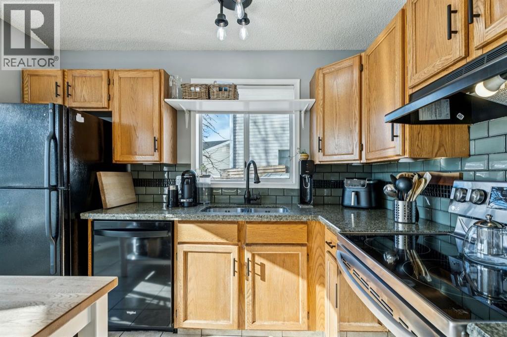 Single Family House for Sale in  Rivercrest Close SE Riverbend Calgary 