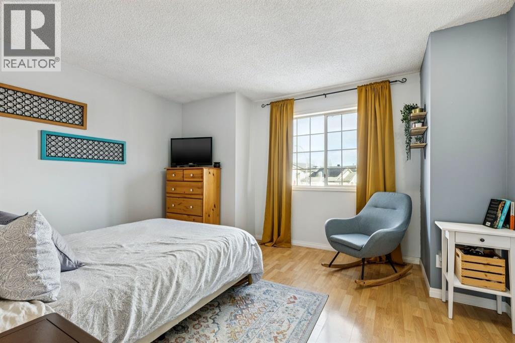 Single Family House for Sale in  Rivercrest Close SE Riverbend Calgary 