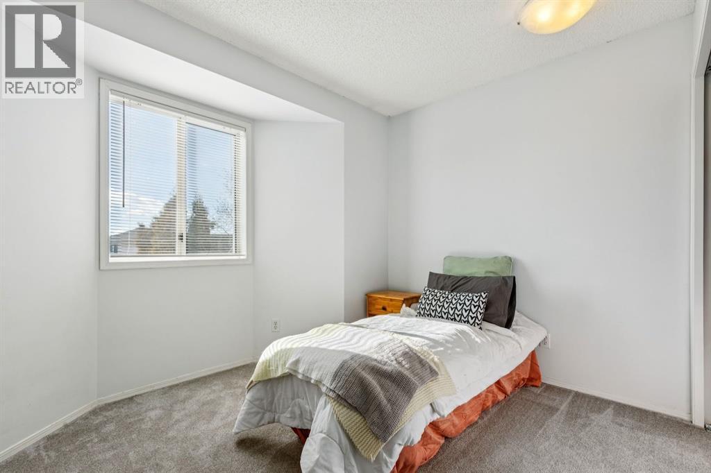 Single Family House for Sale in  Rivercrest Close SE Riverbend Calgary 