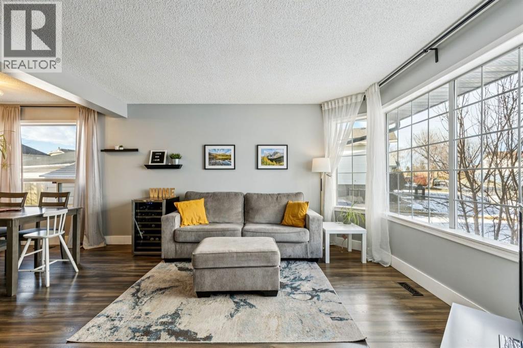 Single Family House for Sale in  Rivercrest Close SE Riverbend Calgary 