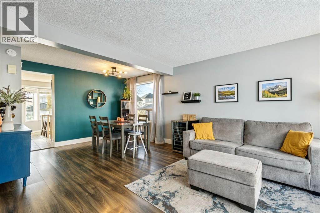 Single Family House for Sale in  Rivercrest Close SE Riverbend Calgary 