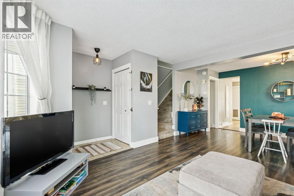 Single Family House for Sale in  Rivercrest Close SE Riverbend Calgary 