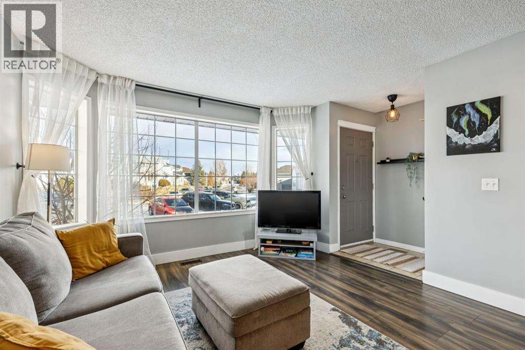 Single Family House for Sale in  Rivercrest Close SE Riverbend Calgary 